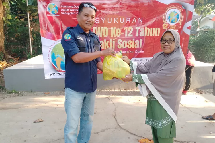 Merayakan Hari Ulang Tahun (HUT) ke- 12, IWO dan SMK Taruna Sakti Purwakarta mencanangkan program sekolah gratis (Aik)