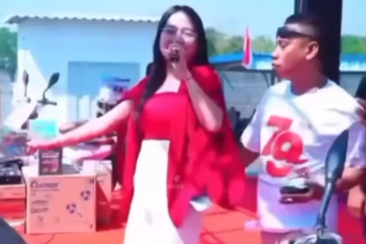 Sawer biduan dangdut ke bagian pribadi, seorang pria nyaris diamuk massa (Foto: Tangkapan layar Instagram @interaktive__)