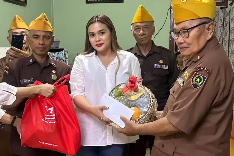 Kegiatan tali kasih yang diselenggarakan Swiss-Belinn Bogor kepada Veteran Pejuang Kemerdekaan. 