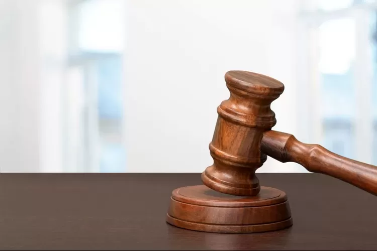 Ilustrasi palu hakim (Freepik)