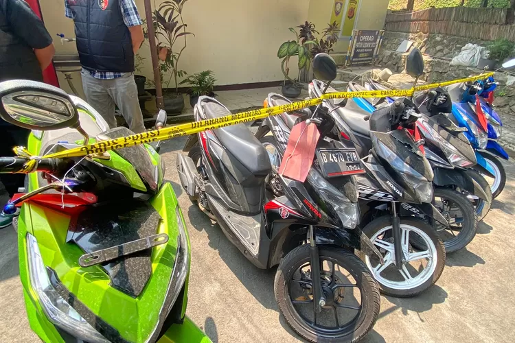 Polsek Babakanmadang membongkar sindikat curanmor yang sudah beraksi selama dua tahun di wilayah Babakanmadang, Kabupaten Bogor dan sekitarnya. (Devina)