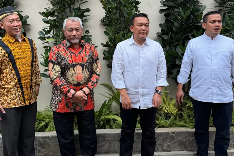 Presiden PKS Ahmad Syaikhu berkunjung di kediaman Bakal Calon Bupati Purwakarta Yadi Rusmayadi. (ist)