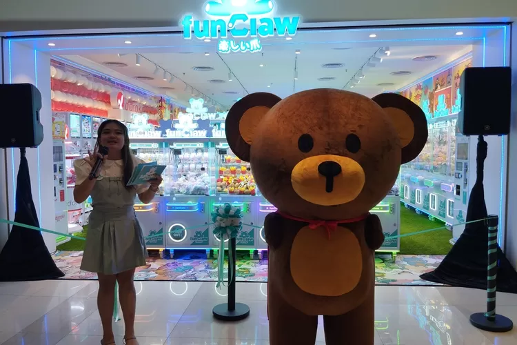 Mesin capit boneka ternama di Singapore, FunClaw hadir di Cibinong City Mall (CCM, Cibinong, Kabupaten Bogor. (Funclaw)