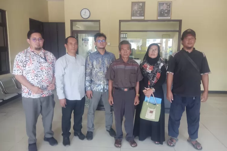 korban pengeroyokan oleh oknum kepala sekolah dan guru, akhirnya mencabut laporan polisi yang sudah dibuat. (Hreman)