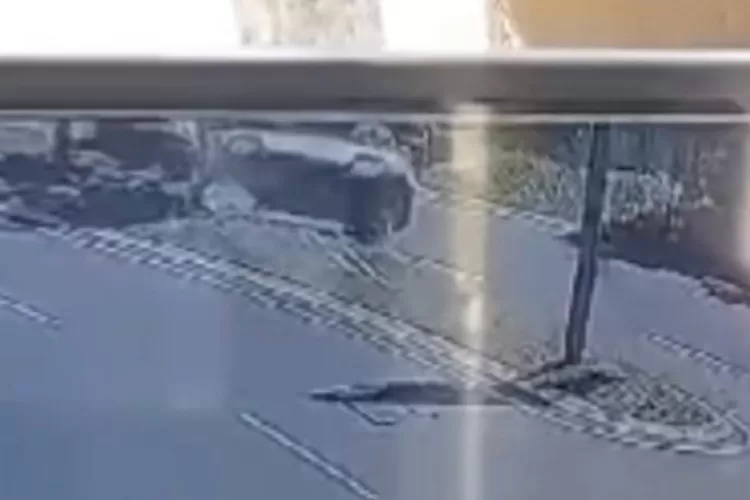 Tangkapan layar kecelakaan di Perumahan Kota Wisata Boulevard Bellevue, Desa Ciangsana, Kecamatan Gunungputri, Kabupaten Bogor. (Ist)