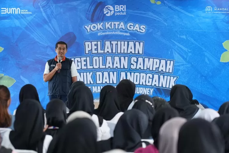 Kegiatan pelatihan pengelolaan sampah yang diselenggarakan BRI melalui program Yok Kita Gas. 