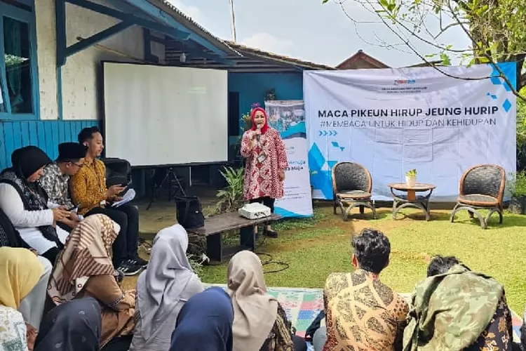 Disarpusda Purwakarta menggelar peer learning meetin di Kaki Gunung Burangrang, Purwakarta, Rabu 2 Oktober 2024 (Dok Disarpusda Purwakarta)