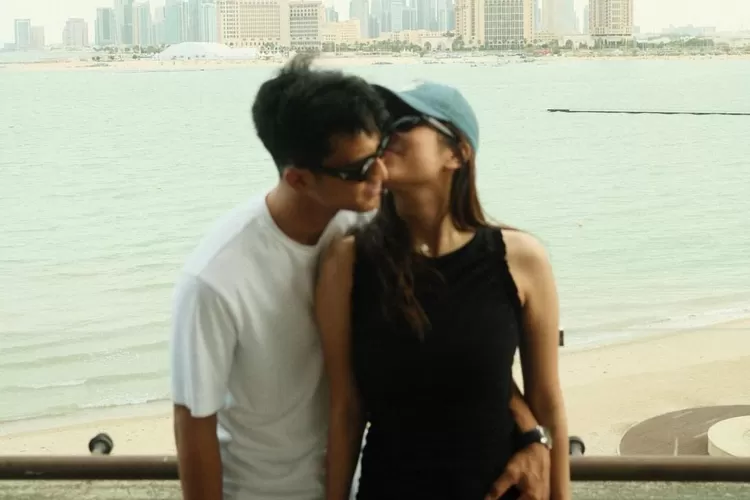 Pasangan kekasih Pratama Arhan dan Azizah Salsha. (Instagram/@pratamaarhan8)