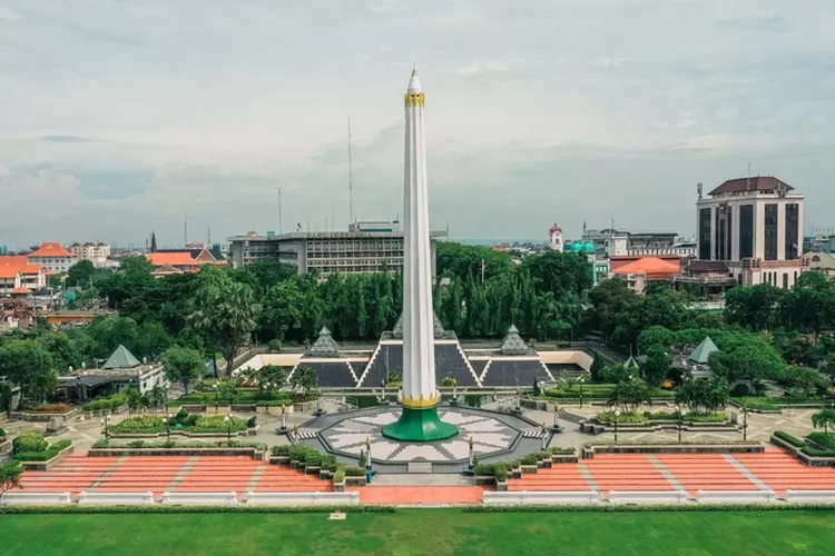 Salah satu tempat wisata di Surabaya untuk jadi destinasi saat Liburan Tahun Baru 2024 yaitu Monumen Nasional. (wisata.surabaya.go.id)