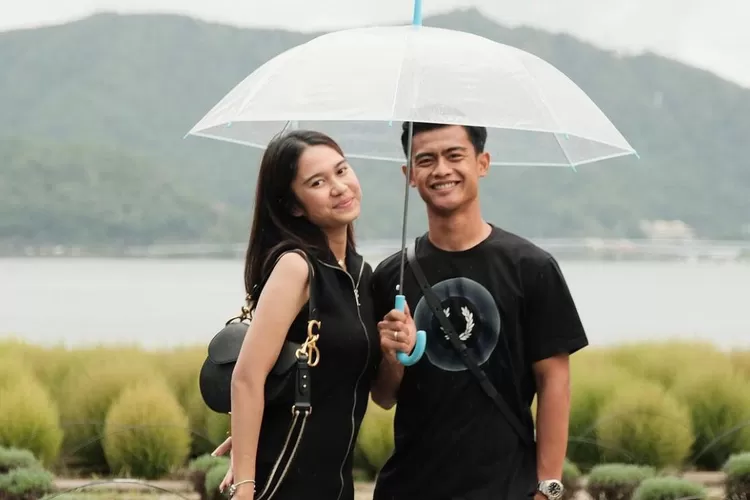 Azizah Salsa dan Pratama Arhan. (Instagram/@pratamaarhan8)
