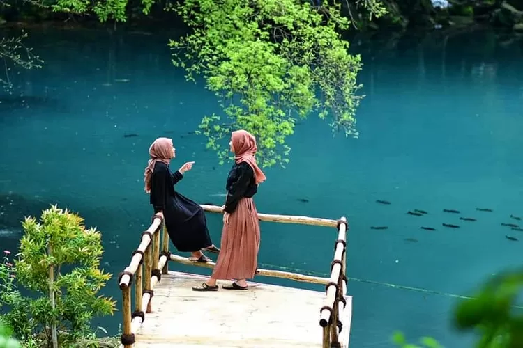 Wisata alam Telaga Biru Cicerem yang menarik untuk dikunjungi sebagai tempat healing di Kuningan Jawa Barat (Instagram/@telagabirucicerem)