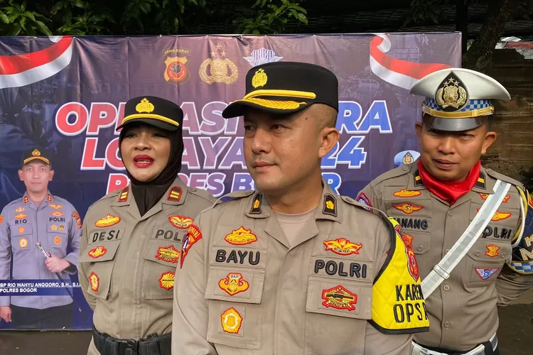 Kebag Ops Polres Bogor Kompol Bayu Tri Nugraha menjelaskan pihaknya akan menambah personel di pos pengamanan di area menuju kediaman Presiden Terpilih Prabowo Subianto di Babakanmadang. (Erwin)