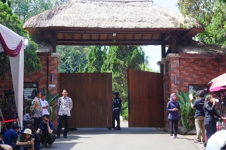 Pembekalab calon wamen di kediaman Prabowo Subuanto di Padepokan Garuda Yaksa Hambalang, Kabupaten Bogor, berlangsung tertutup, Kamis, 17 Oktober 2024. (Arifin/Metropolitan)