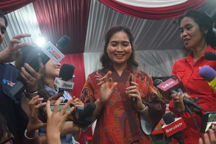 Ni Luh Puspa menghampiri awak media usai mengikuti pembekalan calon wamen di kediaman Prabowo Subianto di Padepokan Garuda Yaksa Hambalang, Kabupaten Bogor, Kamis, 17 Oktober 2024. (Arifin/Metropolitan)