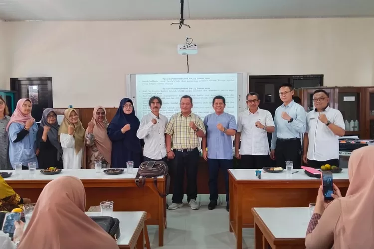 Komite SMAN 1 Cikampek Karawang yang baru terbentuk komitmen untuk memberantas bullying dan judi online (judol) di kalangan pelajar (Herman)