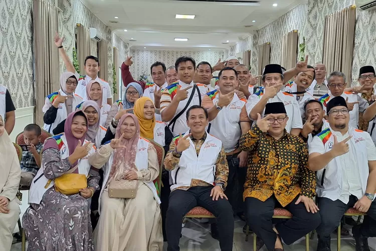Alumni hingga santri yang tergabung dalam IKPM Gontor di Karawang resmi mendeklarasikan dukungan buat Aep Maslani di Pilkada Karawang 2024 (Herman)