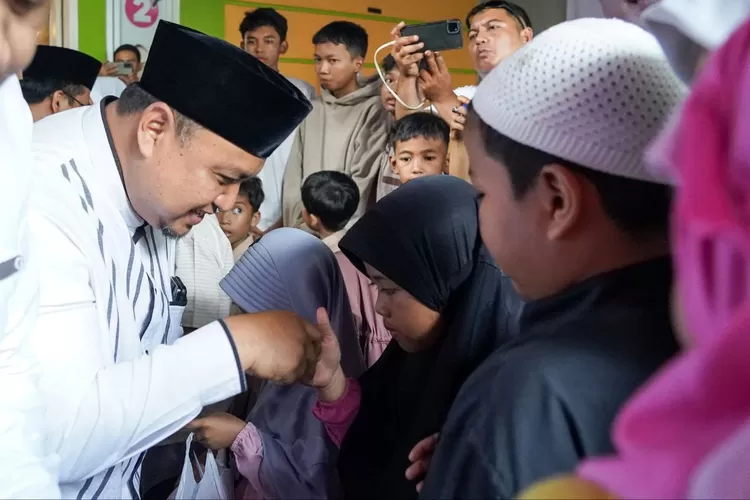 Calon Wali Kota Bogor Atang Trisnanto menyampaikan pesan dalam peringatan Hari Santri Nasional (PKS)