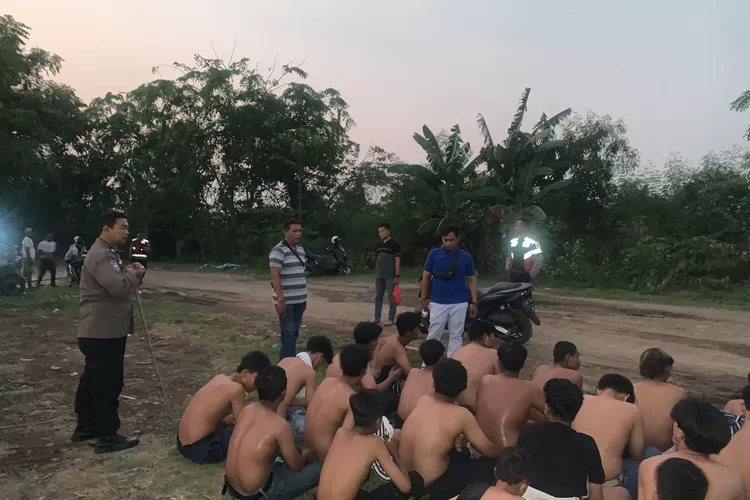 Gegara terlibat tawuran dan balap liar, tak kurang dari puluhan pelajar di Kabupaten Karawang diamankan Polsek Telukjambe. (Ist)