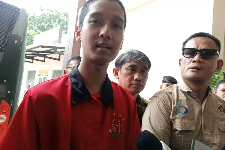 Tersangka kasus KDRT terhadap Cut Intan Nabila, Armor Toreador tiba di PN Cibinong, Kabupaten Bogor untuk menjalani sidang perdana, Senin, 28 Oktober 2024. (Erwin)