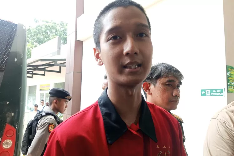 Tersangka kasus KDRT terhadap Cut Intan Nabila, Armor Toreador tiba di PN Cibinong, Kabupaten Bogor untuk menjalani sidang perdana, Senin, 28 Oktober 2024. (Erwin)
