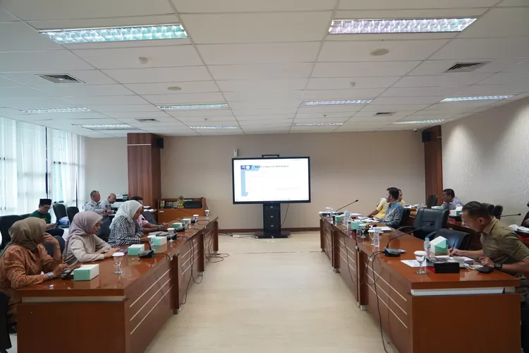 Dalam rapat kerja, Komisi II DPRD Kota Bogor semprot Perumda Trans Pakuan lantaran merasa sering dibohongi soal pengelolaan BisKita (DPRD Kota Bogor)