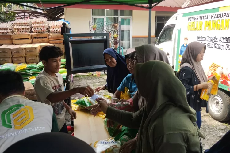Gerakan Pangan Murah (GPM) di Kelurahan Cibinong, Kecamatan Cibinong, Kamis, 31 Oktober 2024. (Erwin)