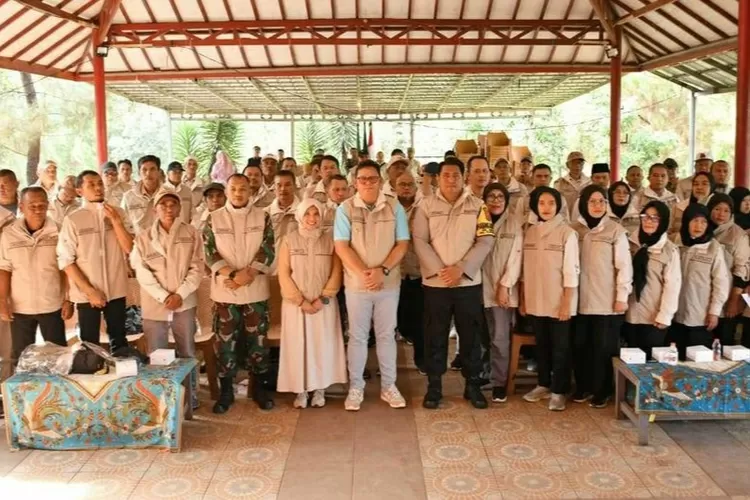 Para RT dan RW di Kelurahan Benteng digembleng Capacity Building, Pj Wali Kota Sukabumi harapkan lebih baik jalankan tugas di masyarakat (Satiri)