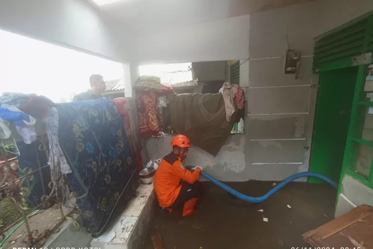 BPBD mencatat bahwa dampak bencana akibat cuaca ekstem di Kota Sukabumi kian meluas, kini bertambah jadi 66 titik (dok BPBD)