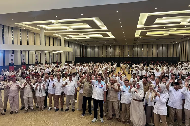 Calon Wali Kota Bekasi nomor urut 3 Tri Adhianto mengajak para kader Gerindra Kota Bekasi untuk bersinergi memenangkan Pilkada 2024 (dok pribadi)