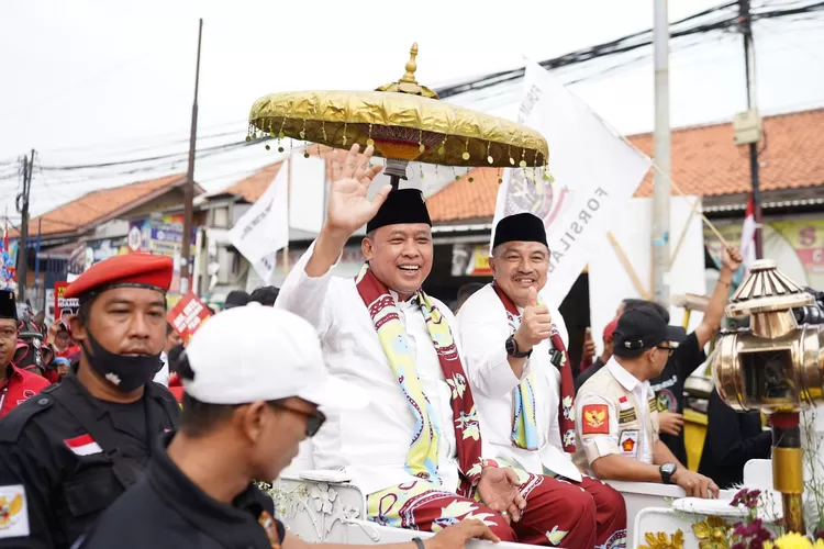 Pada Survei Terbaru Pilwalkot Bekasi 2024 yang dilakukan LKPI, elektabilitas paslon Tri Adhianto - Harris Bobihoe masih paling tinggi (Dok pribadi)