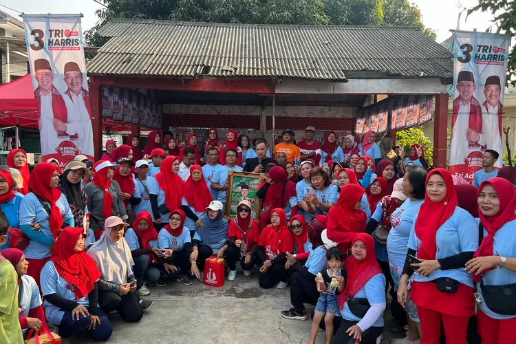 Calon Wali Kota Bekasi Tri Adhianto menggelar senam bersama ratusan rarga Jakasampurna,untuk  wujudkan Kota Bekasi Sport City (Dok pribadi)