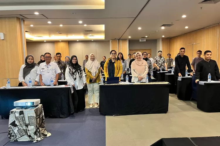 Dinas Penanaman Modal dan Pelayanan Terpadu Satu Pintu (DPMPTSP) Karawang melakukan  sosialisasi sistem OSS dan laporan kegiatan penanaman modal (LKPM) online 