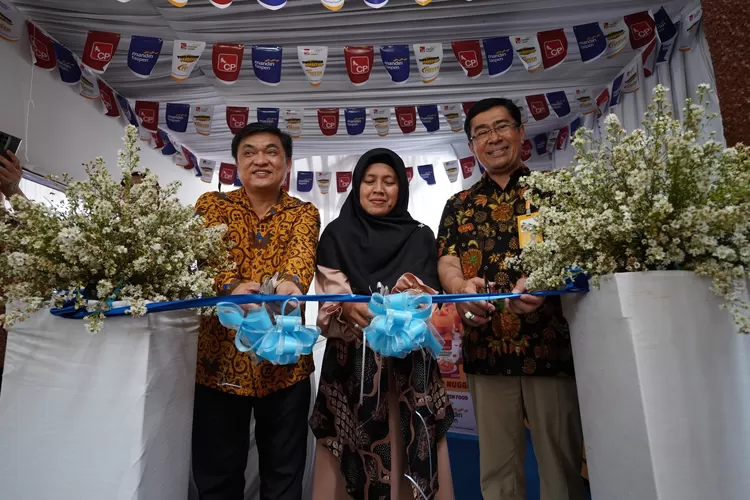 Bank Mandiri Taspen bekerja sama dengan Fiesta saat meluncurkan program usaha Toko Frozen Mantap di Rumpin, Kabupaten Bogor, Jawa Barat, Rabu, 13 November 2024. (Ist)