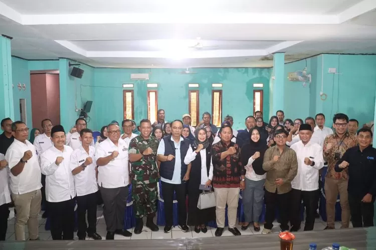 Menteri Koperasi dan UKM Budi Arie memantau pelaksanaan uji coba program makanan bergizi gratis di Kabupaten Sukabumi (Satiri)