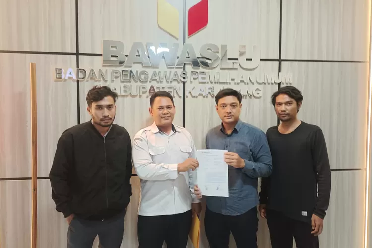 Kepsek SDN di Batujaya Karawang dilaporkan Bawaslu atas dugaan pelanggaran netralitas ASN, foto bareng paslon wakil bupati Gina Fadlia Swara (Herman)