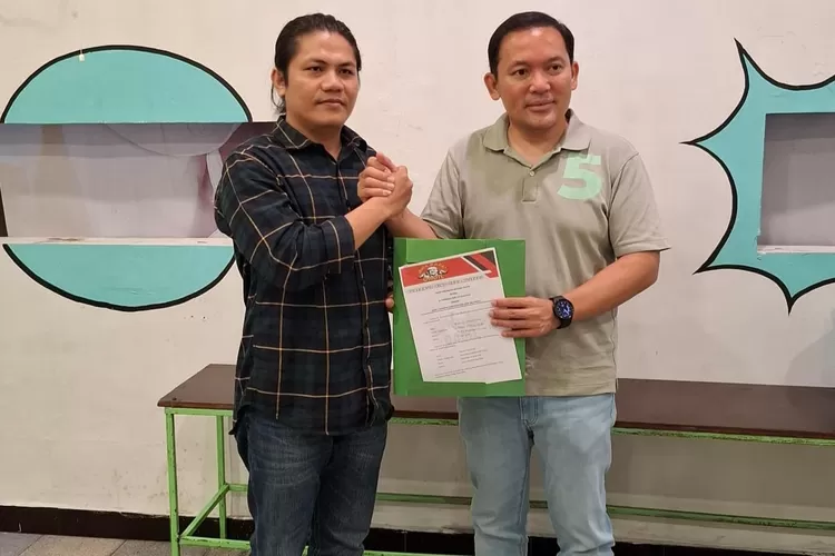 Penyerahan dukungan dari Gerakan Gubernur Aing Dedi Mulyadi (Gadil) ke Dokter Rayendra di Pilkada 2024 Kota Bogor. 