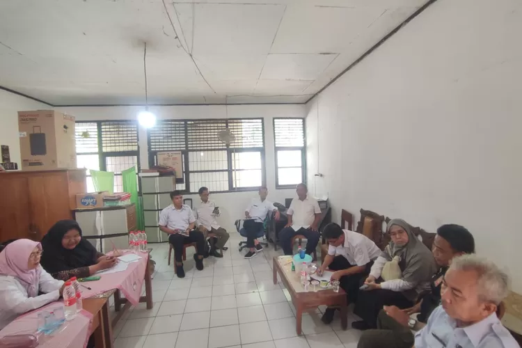 Pelajar SDN Tanjungpura 4, Kecamatan Karawang Barat, Kabupaten Karawang mengalami keracunan gas (Herman)