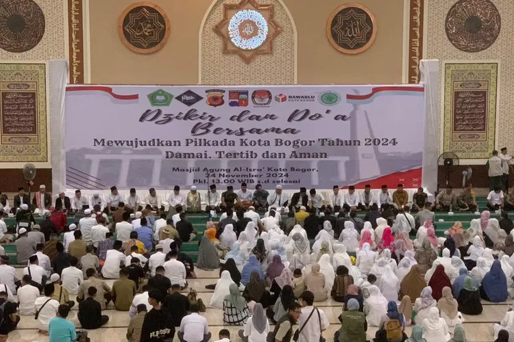 Suasana acara dzikir dan doa bersama yang diselenggarakan Pemkot Bogor.  (Rifal Metropolitan)