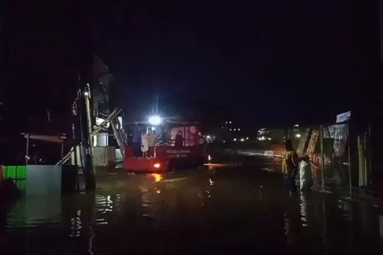 Tanggul jebol di Perumahan Garden City, Kecamatan Periuk, Tanggerang Kota. (Website/Tangerang Kota)