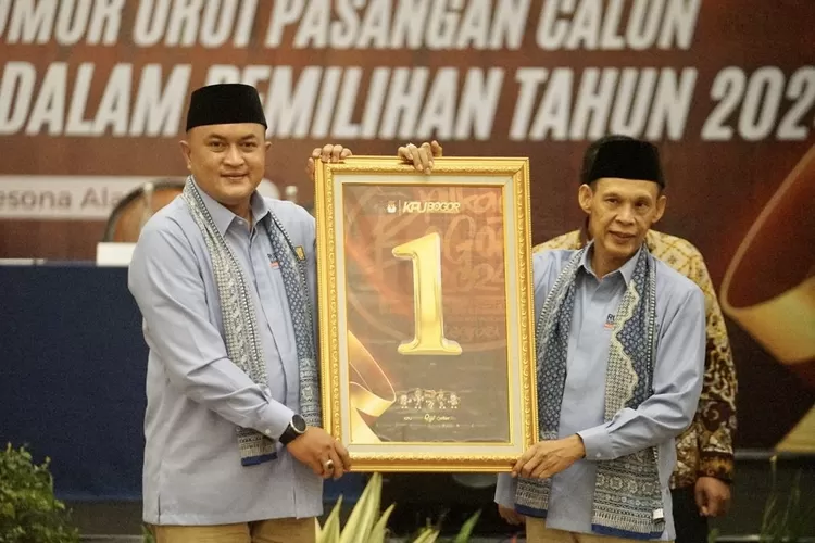 Pasangan Rudy Susmanto - Jaro Ade dipastikan menjadi bupati dan wakil bupati Bogor terpilih setelah MK menolak gugatan sengketa Pilbup Bogor 2024. (Arifin/Metropolitan)