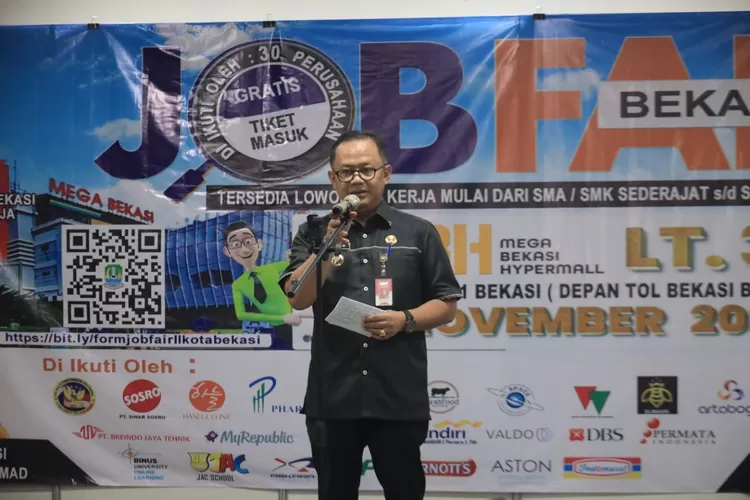 Buka Job Fair, Pj Wali Kota Bekasi Gani Muhamad Berharap bisa Turunkan Angka Pengangguran di Kota Bekasi (bekasi)