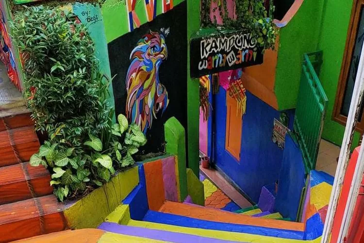 Daftar tempat wisata di Malang buat liburan akhi pekan di musim hujan (Instagram @kampung_warna_Warni)