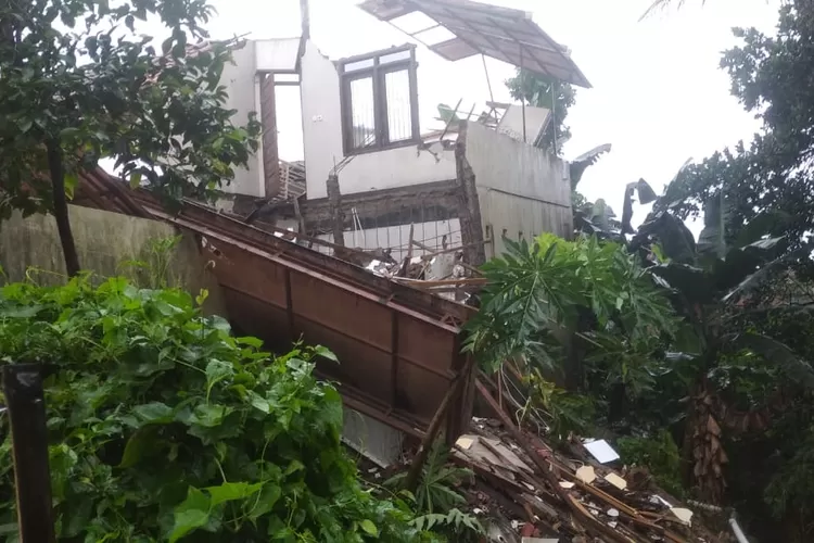 Bencana yang disebabkan oleh hujan deras disertai angin kencang sejak 3 Desember 2024.