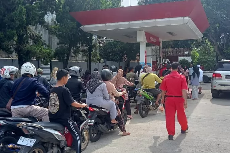 Akibat dampak bencana di Kabupaten Sukabumi, Pertamina mengirim tangki dan menyuplai BBM Ke Sukabumi Selatan lewat jalur Kabupaten Garut (ist)