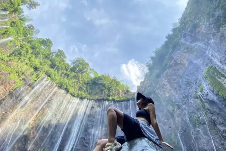 Wisata alam Air Terjun Tumpak Sewu Lumajang, surga tersembunyi di Jawa Timur (Instagram/@tumpaksewu)