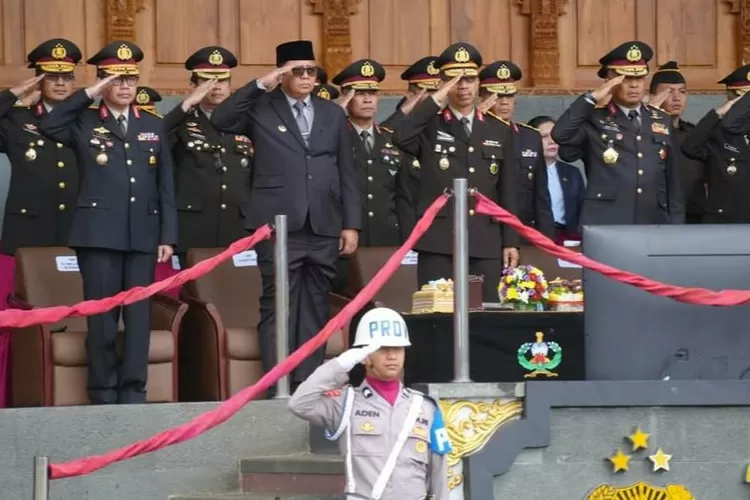 Saat menghadiri upacara penutupan pendidikan pelantikan perwira Polri, Pj Wali Kota Sukabumi harapkan kerja sama Polri dan Pemda makin kuat (ist)