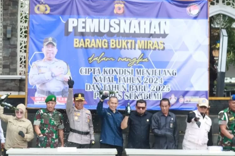 Menjelang perayaan Natal dan Tahun Baru 2025, ribuan botol miras gagal beredar di Kabupaten Sukabumi lantaran diamankan petugas gabungan (ist)