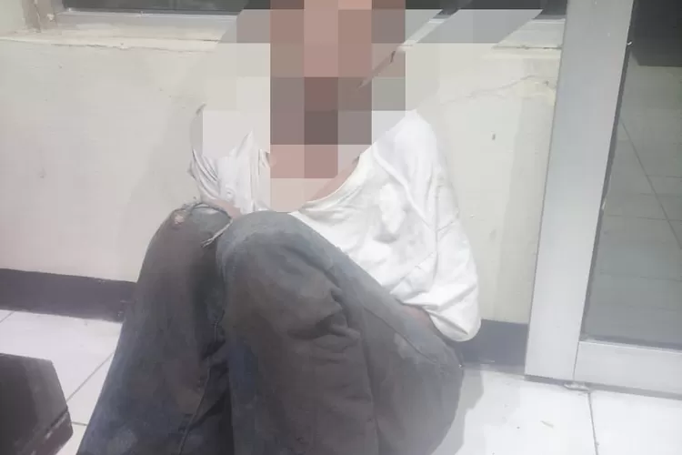 Hendak melakukan tawuran gara-gara rebutan pacar, pemuda tanggung yang sedang mabuk miras diamankan warga Lembursitu Sukabumi (ist)