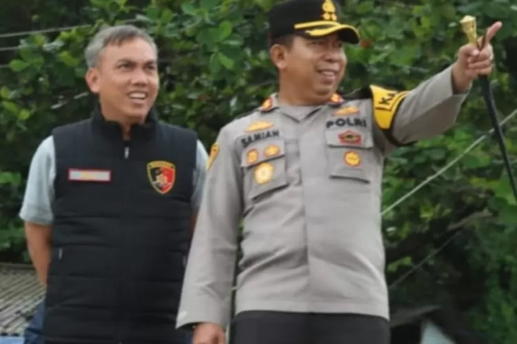 Kapolres Sukabumi AKPB Samian mengklaim perayaan Natal di Sukabumi berlangsung aman setelah meninjau gereja dan pospam (ist)