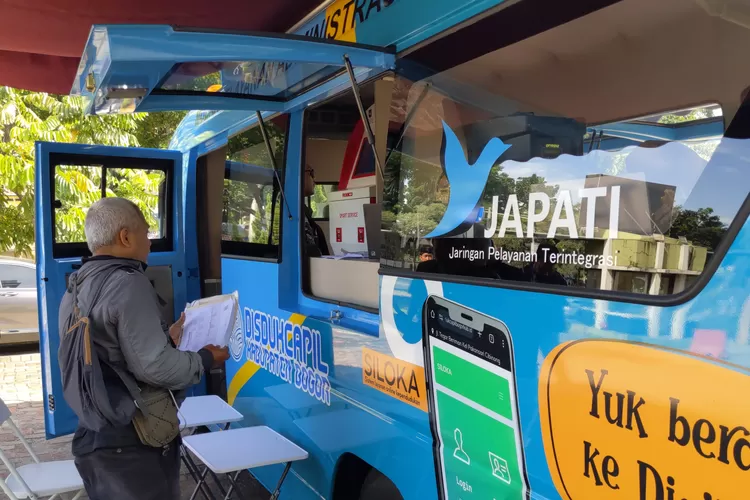 Disdukcapil Kabupaten Bogor kenalkan Mobil Pelayanan Administrasi Kependudukan yang siap keliling ke desa-desa, Kamis, 2 Januari 2025. (Panca/Metropolitan)